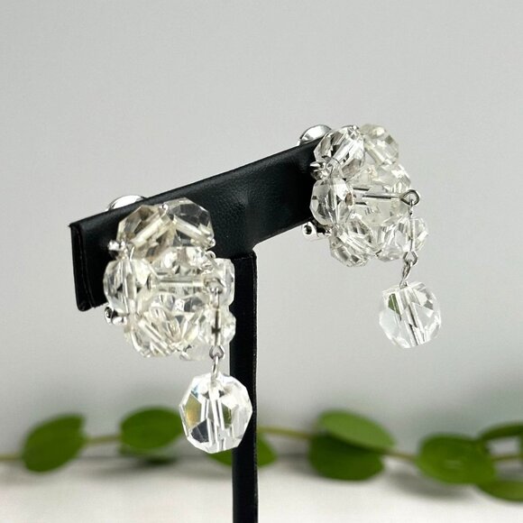 Kramer Vintage Crystal Clip Earrings - Picture 3 of 13